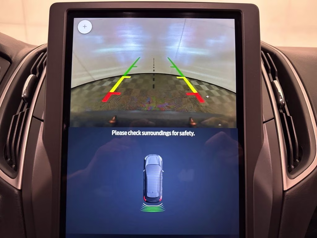2024 Gray Metallic Ford Edge SE AWD SUV