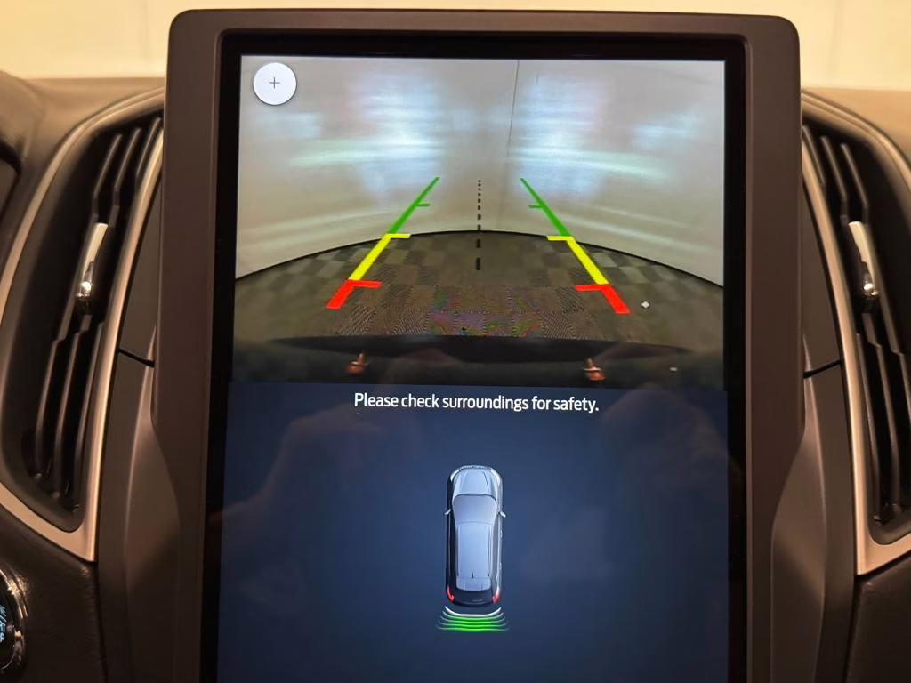 2024 Black Metallic Ford Edge SE AWD SUV