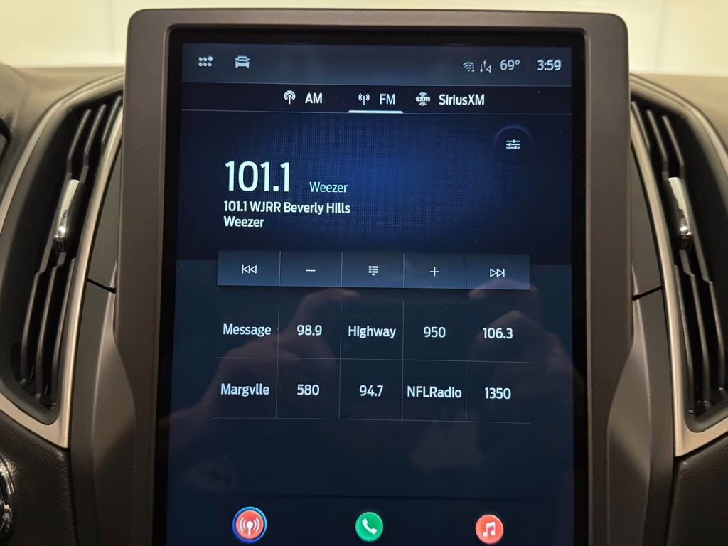 2024 Black Metallic Ford Edge SE AWD SUV