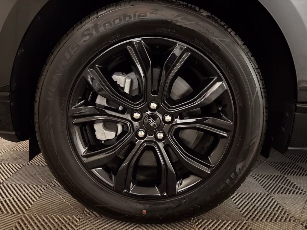 2024 Agate Black Metallic Ford Edge SE AWD SUV