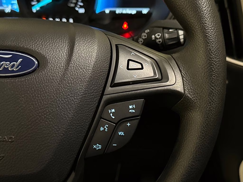 2024 Blue Metallic Ford Edge SE AWD SUV