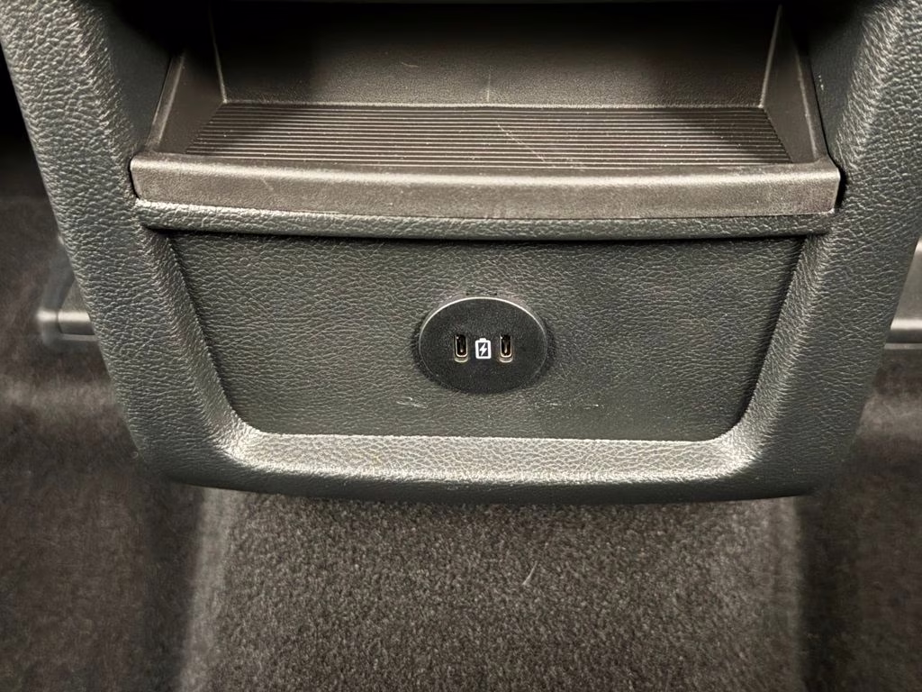 2024 Silver Metallic Ford Edge SE AWD SUV