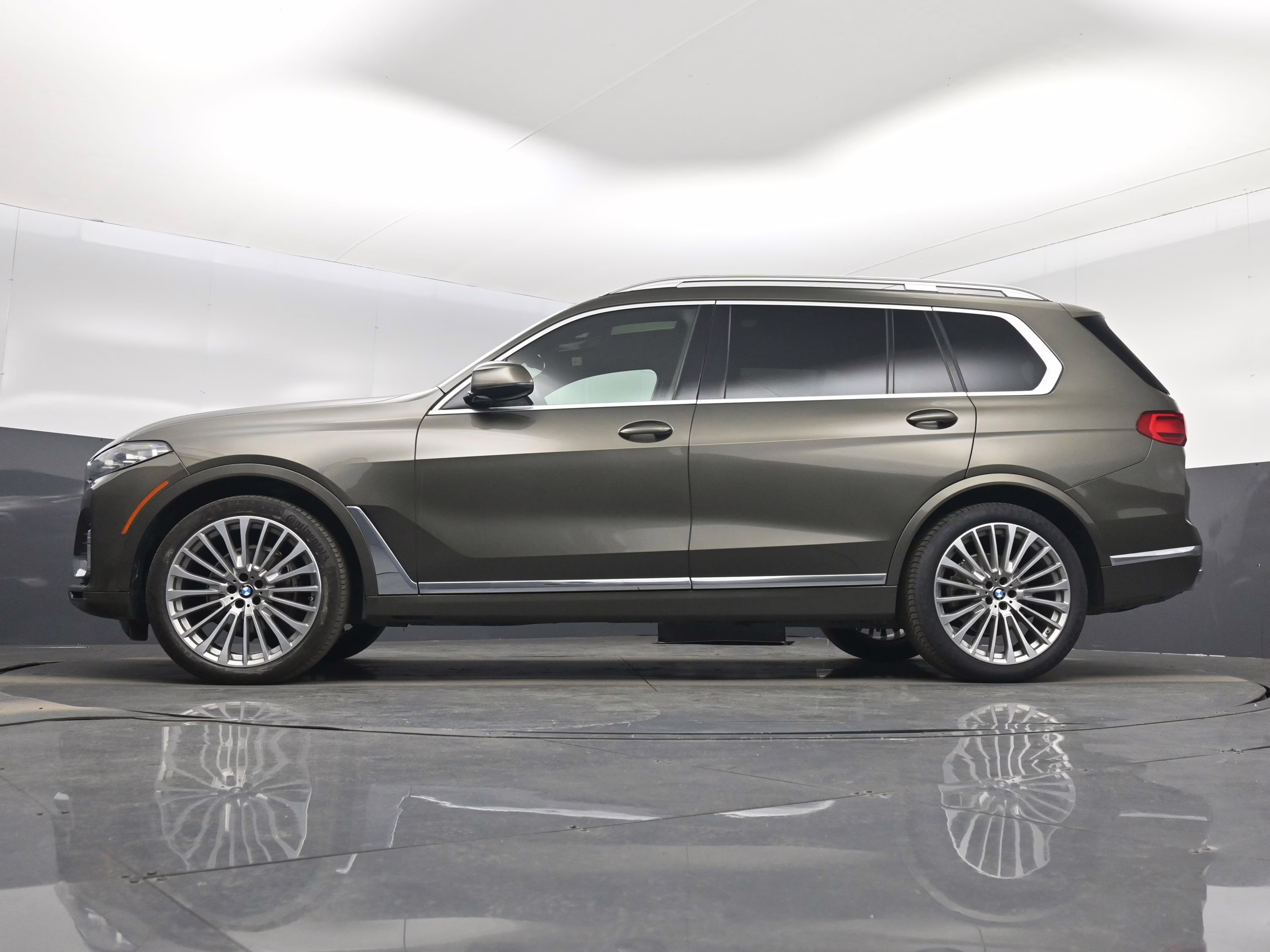 2021 Manhattan Green Metallic BMW X7 xDrive40i AWD SUV