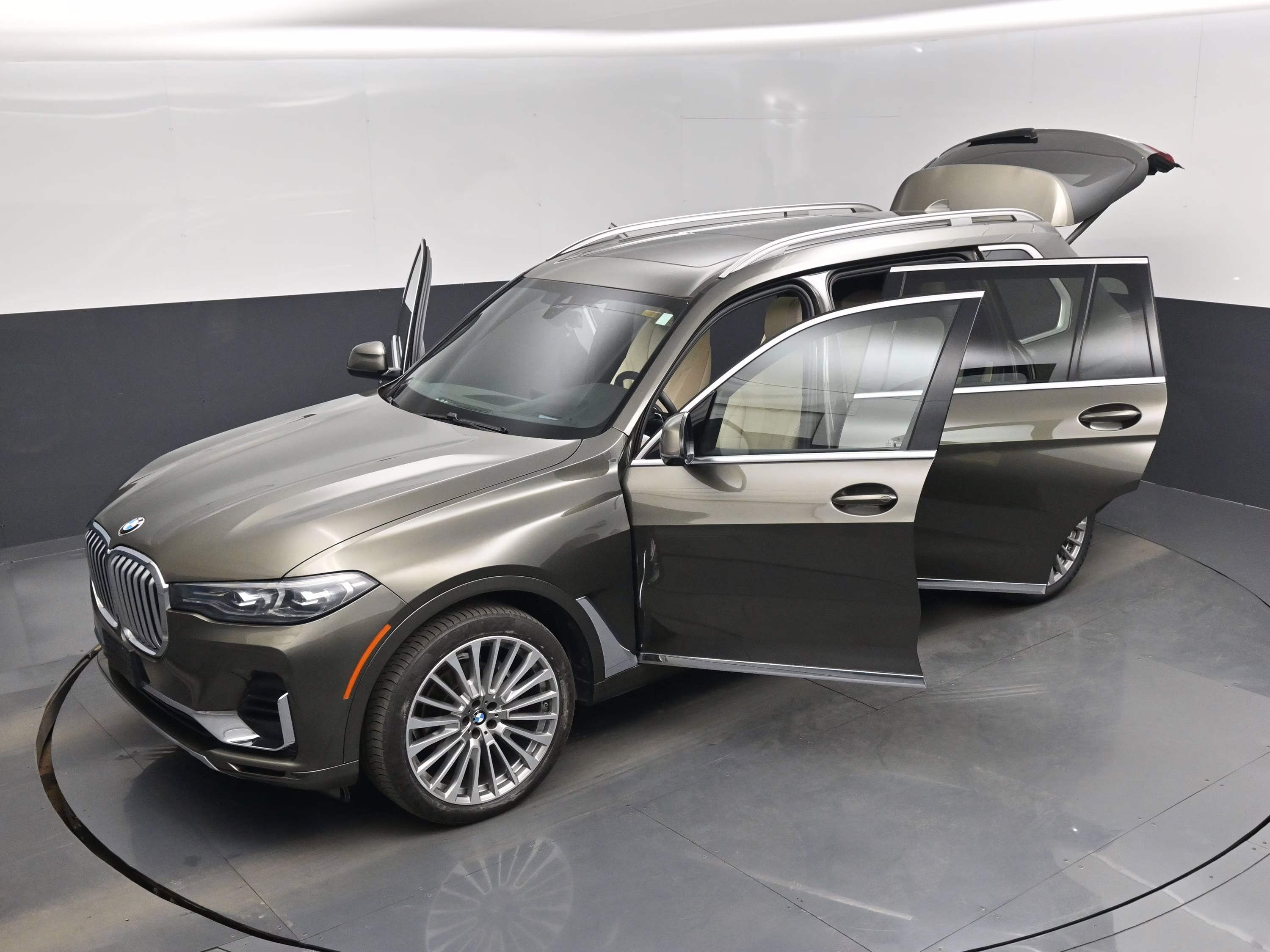 2021 Manhattan Green Metallic BMW X7 xDrive40i AWD SUV