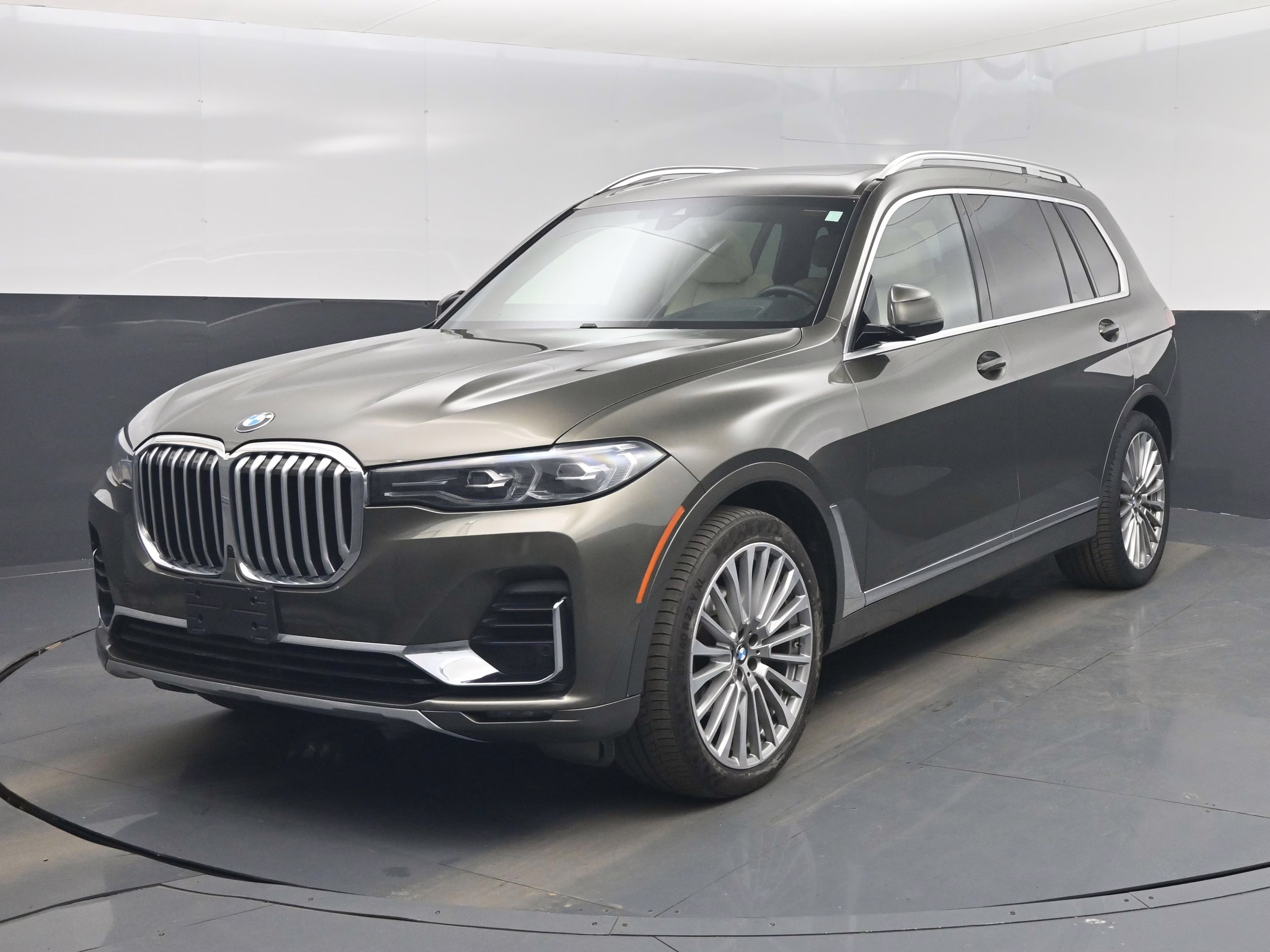 2021 Manhattan Green Metallic BMW X7 xDrive40i AWD SUV