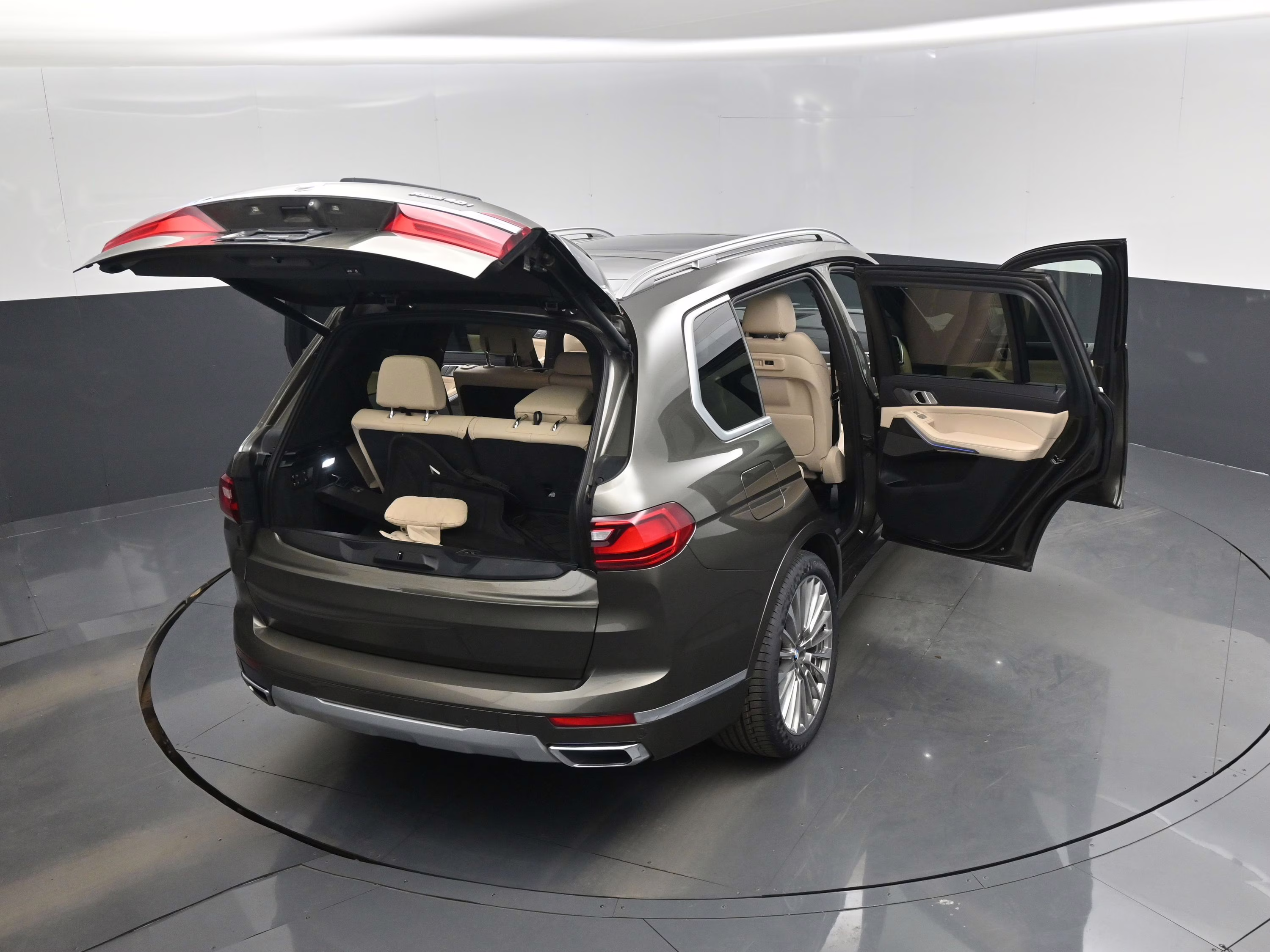 2021 Manhattan Green Metallic BMW X7 xDrive40i AWD SUV