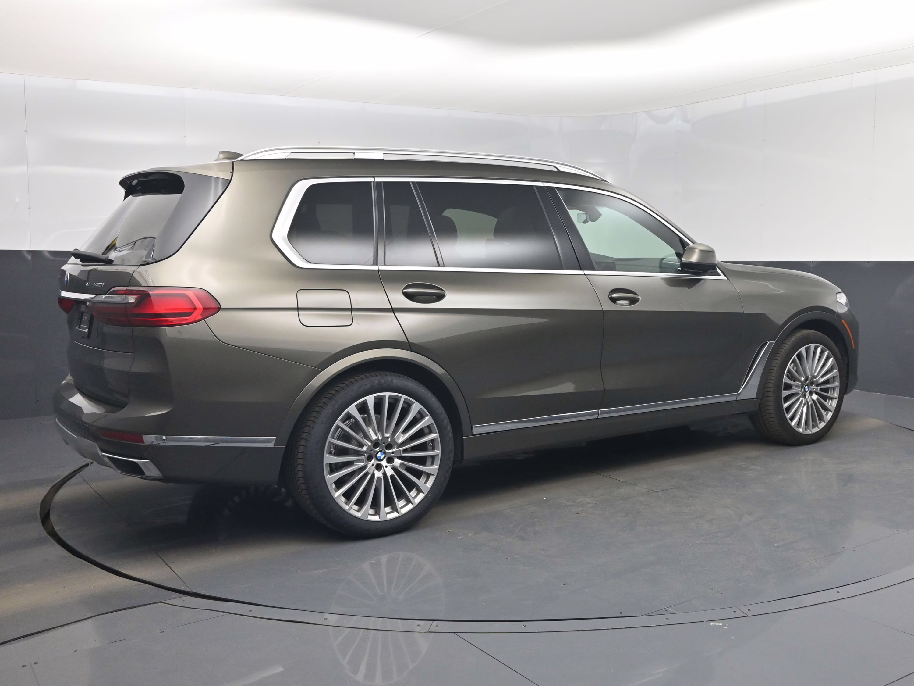 2021 Manhattan Green Metallic BMW X7 xDrive40i AWD SUV