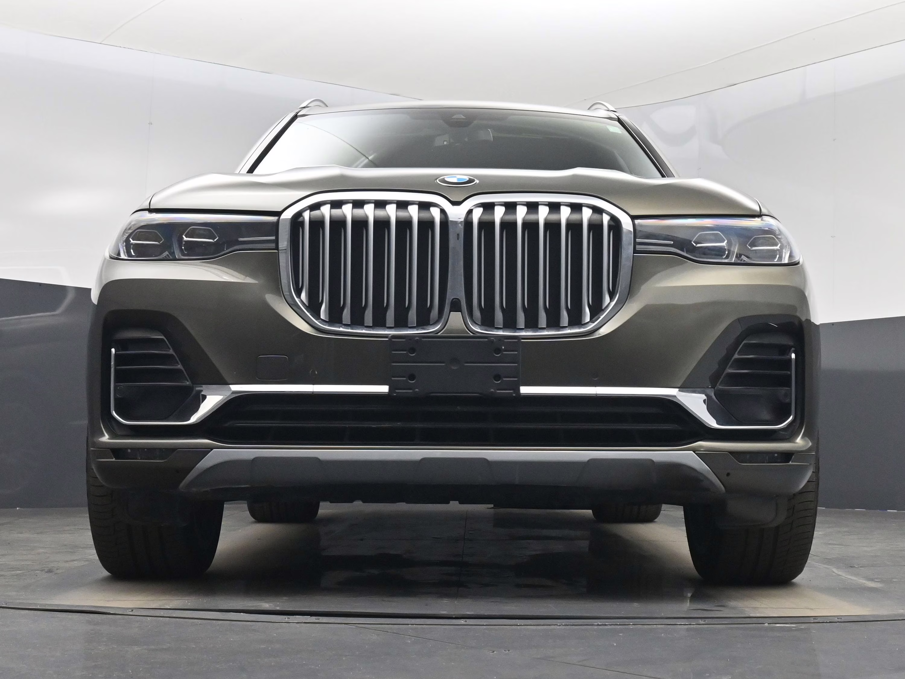 2021 Manhattan Green Metallic BMW X7 xDrive40i AWD SUV