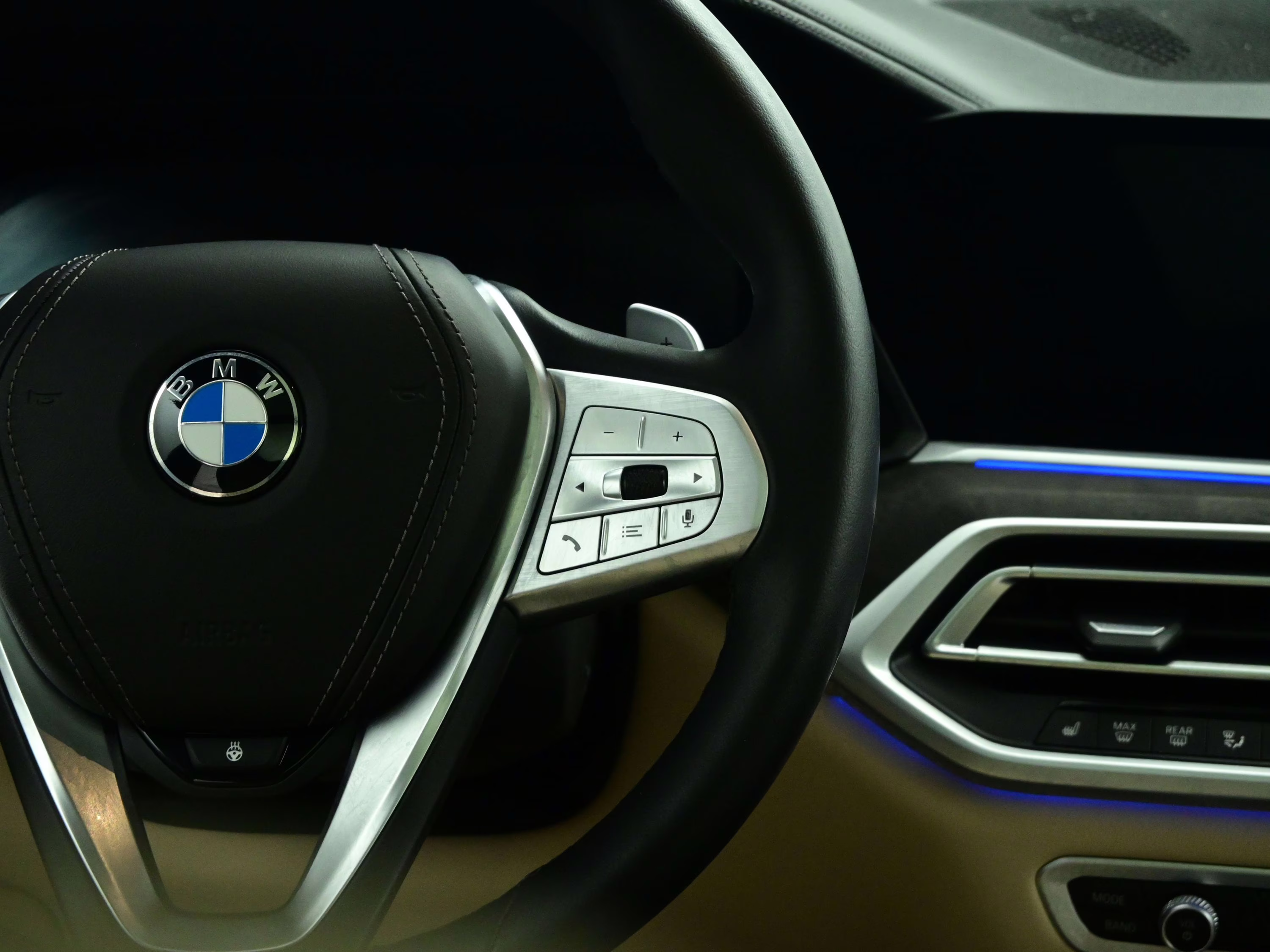 2021 Manhattan Green Metallic BMW X7 xDrive40i AWD SUV