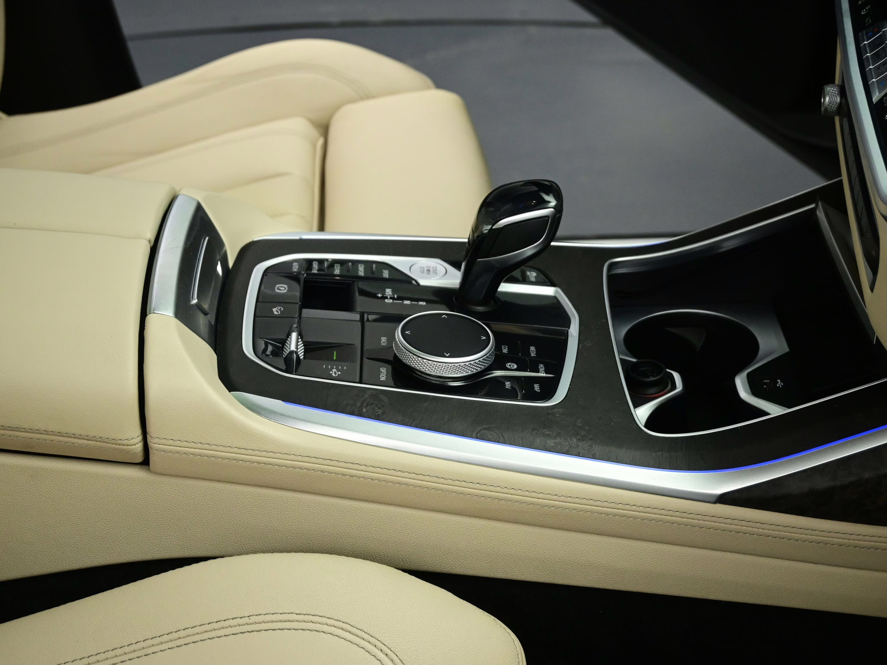 2021 Manhattan Green Metallic BMW X7 xDrive40i AWD SUV