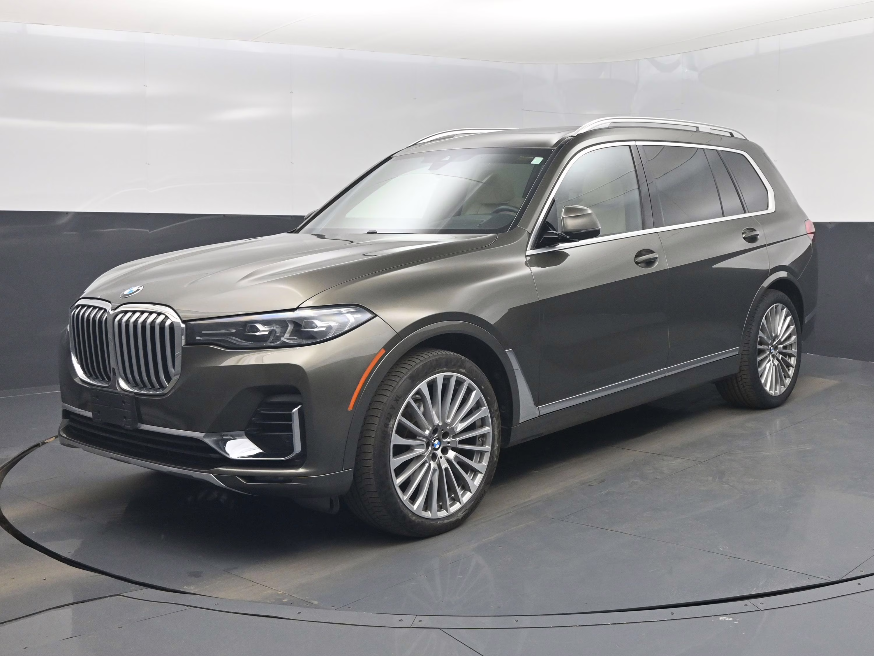 2021 Manhattan Green Metallic BMW X7 xDrive40i AWD SUV