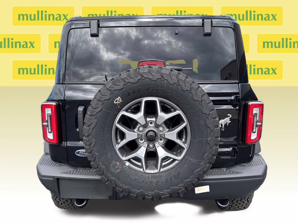 2025 Shadow Black Ford Bronco Badlands 4X4 SUV