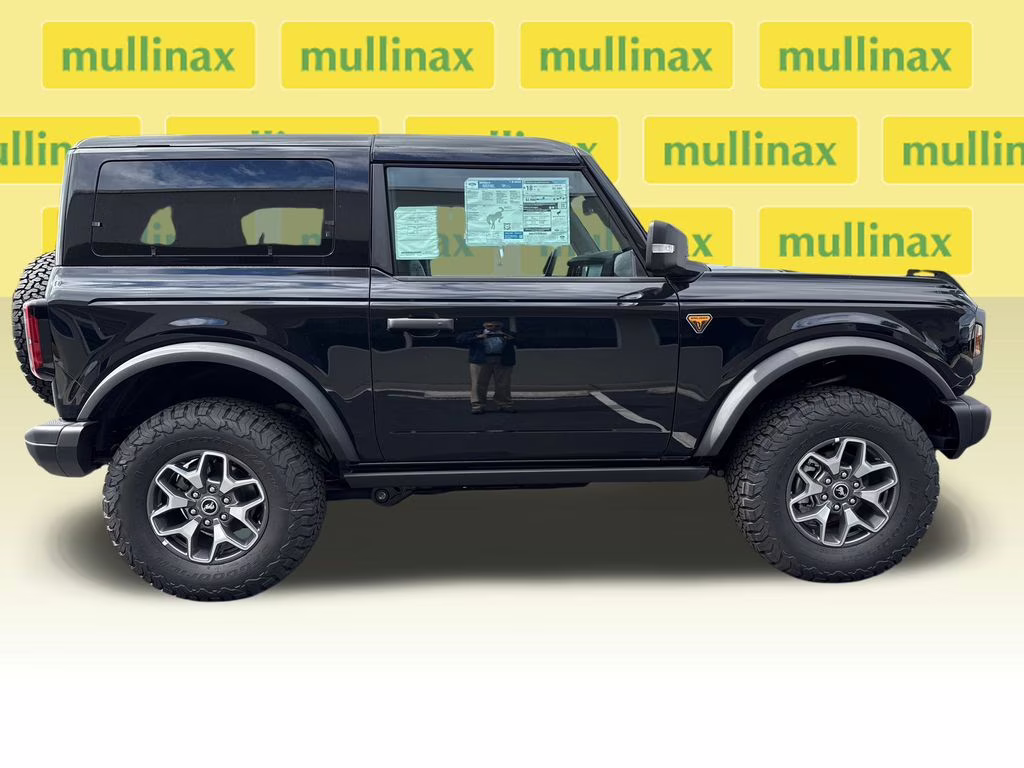 2025 Shadow Black Ford Bronco Badlands 4X4 SUV