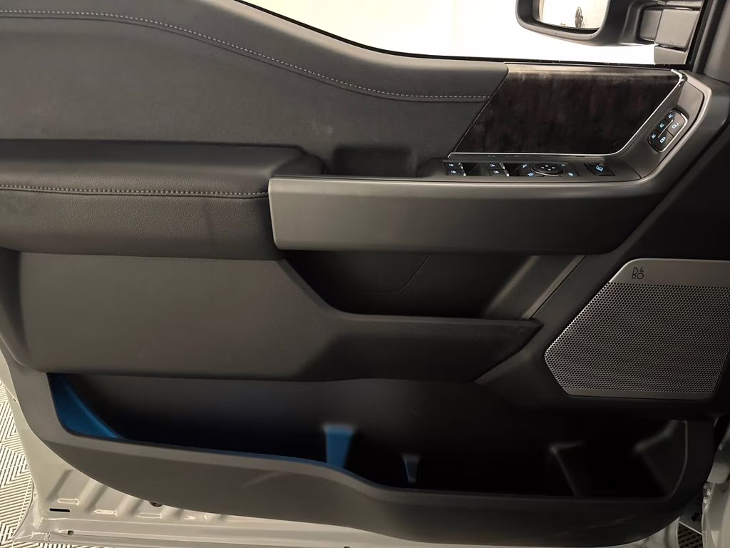 2026 Avalanche Ford Super Duty F-250 SRW Lariat 4X4 Truck