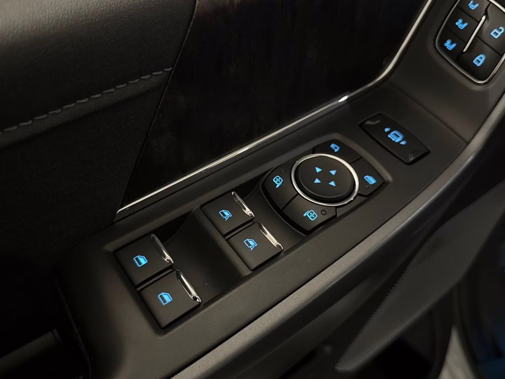 2026 Avalanche Ford Super Duty F-250 SRW Lariat 4X4 Truck