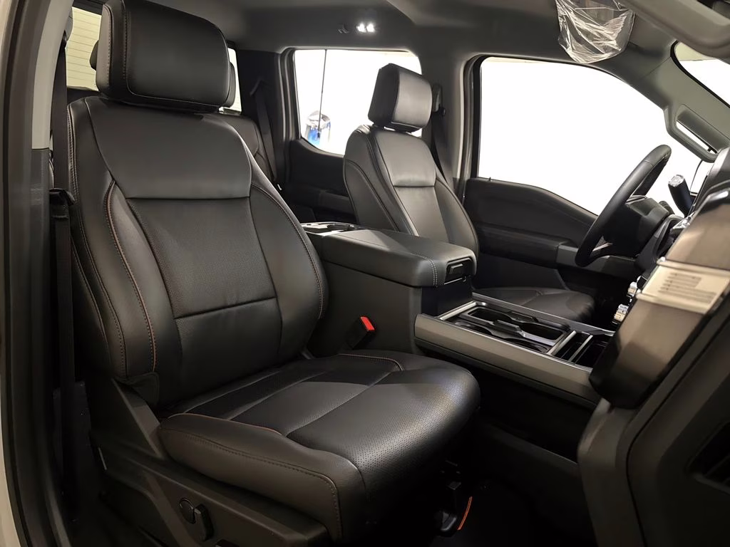 2026 Avalanche Ford Super Duty F-250 SRW Lariat 4X4 Truck