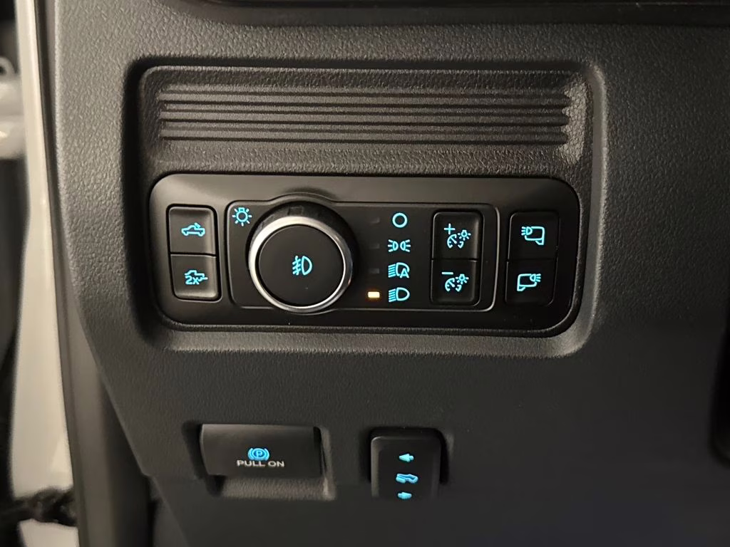 2026 Avalanche Ford Super Duty F-250 SRW Lariat 4X4 Truck