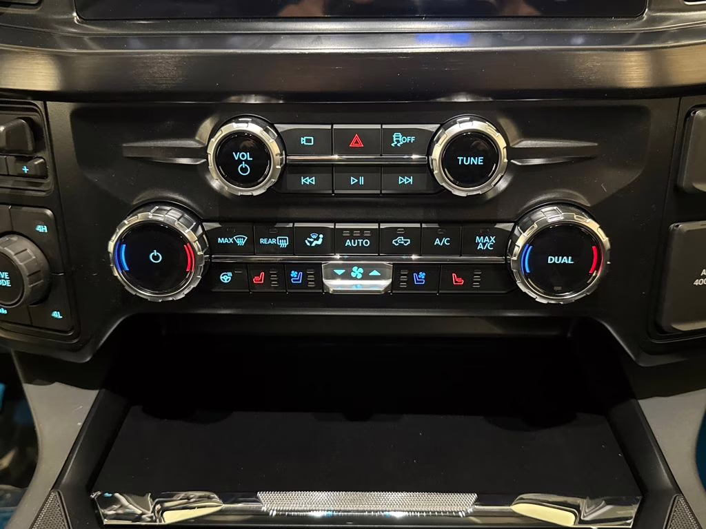 2026 Avalanche Ford Super Duty F-250 SRW Lariat 4X4 Truck