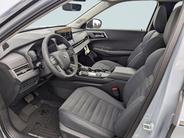 2026 Moonstone Gray/Black Roof Mitsubishi Outlander Trail Edition AWD SUV