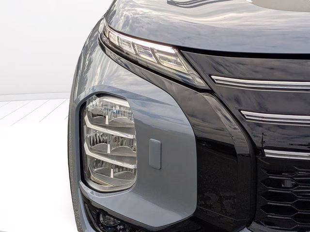 2026 Moonstone Gray/Black Roof Mitsubishi Outlander Trail Edition AWD SUV