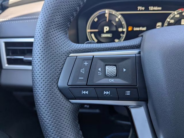 2025 Alloy Silver Metallic Mitsubishi Outlander PHEV SEL AWD SUV