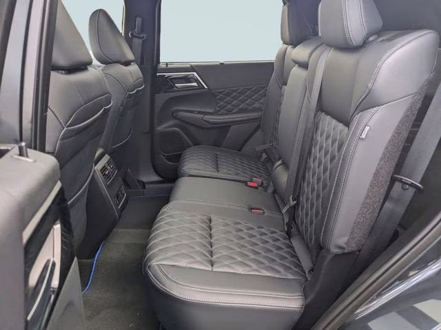 2025 Graphite Gray Mitsubishi Outlander PHEV SEL AWD SUV