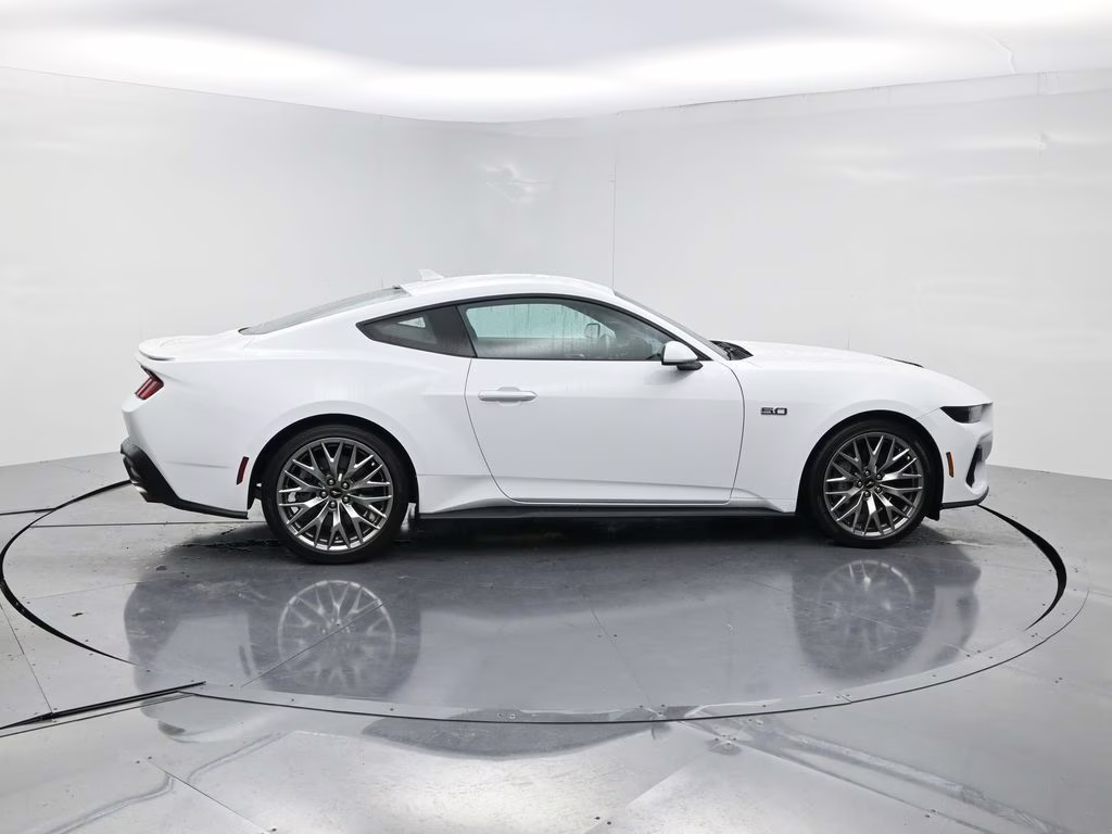 2025 Oxford White Ford Mustang GT Premium RWD Coupe