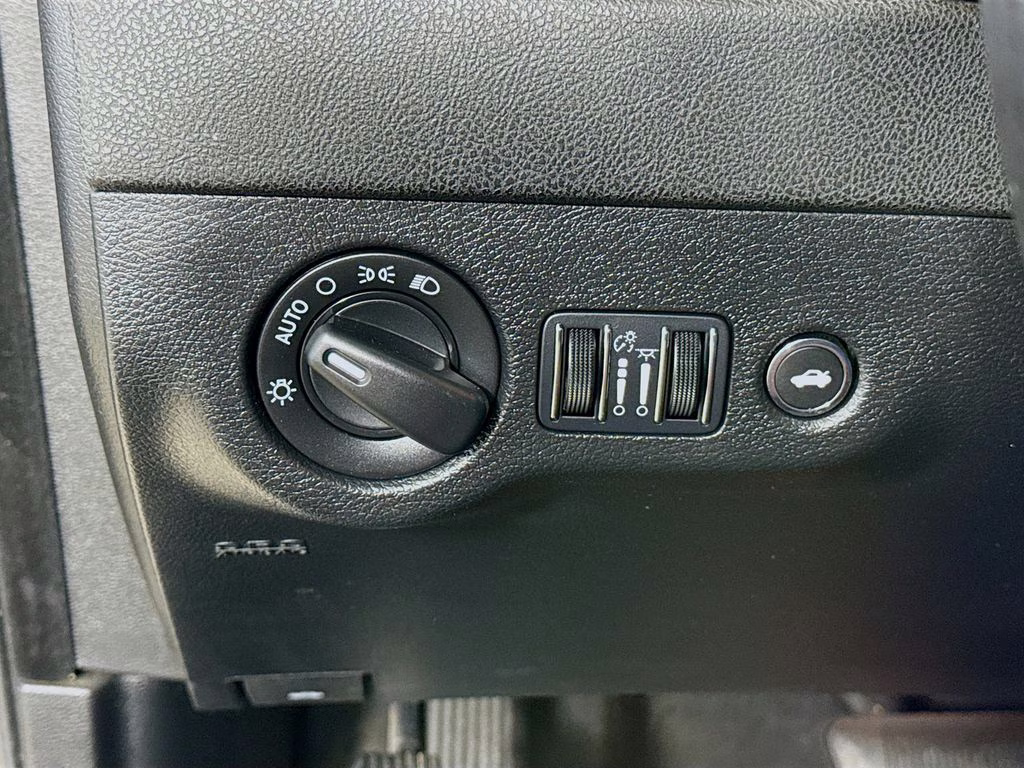 2023 Granite Crystal Metallic Clearcoat Dodge Charger GT RWD Sedan