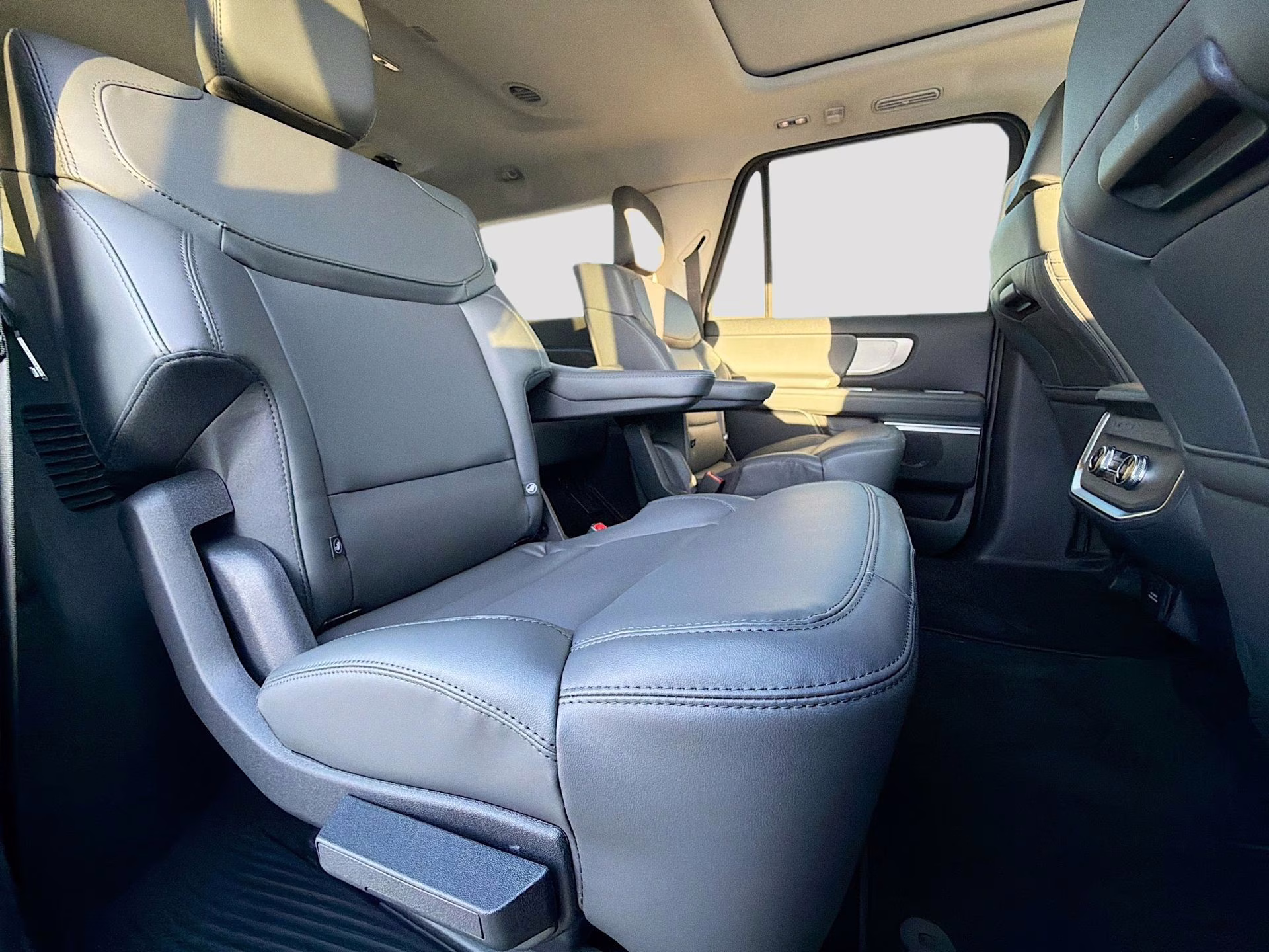 2026 Agate Black Metallic Ford Expedition Max Active RWD SUV