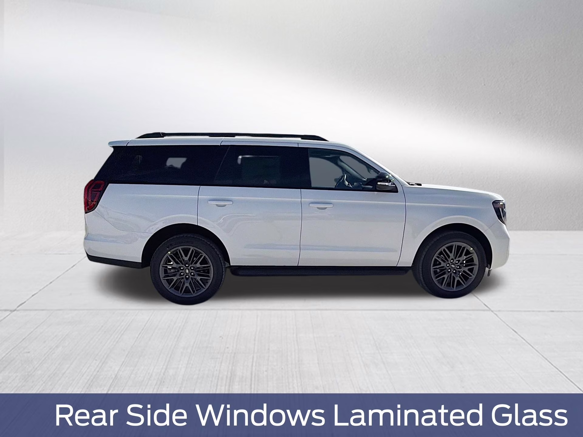 2026 Star White Metallic Tri-Coat Ford Expedition Platinum 4X4 SUV