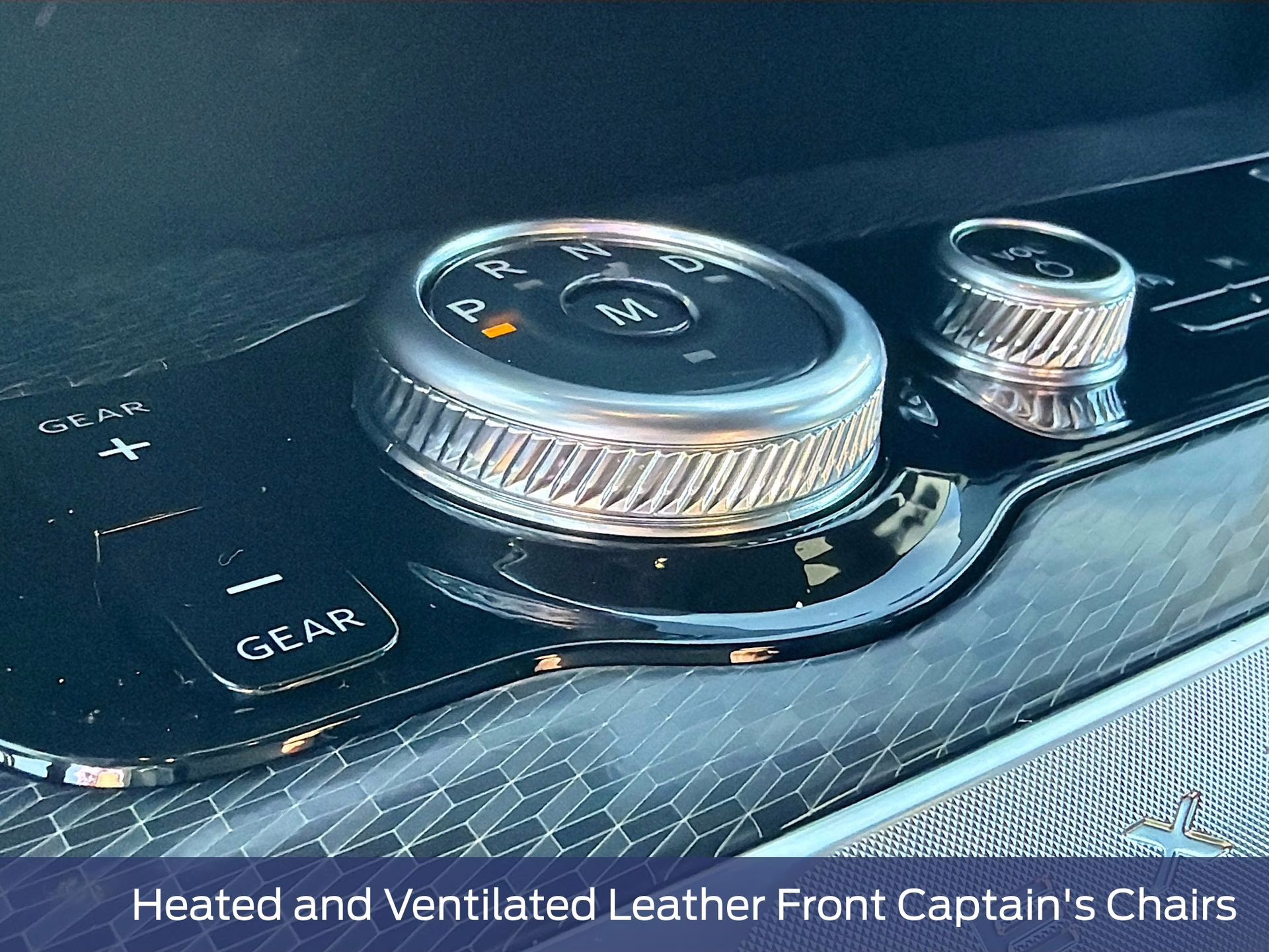 2026 Star White Metallic Tri-Coat Ford Expedition Platinum 4X4 SUV