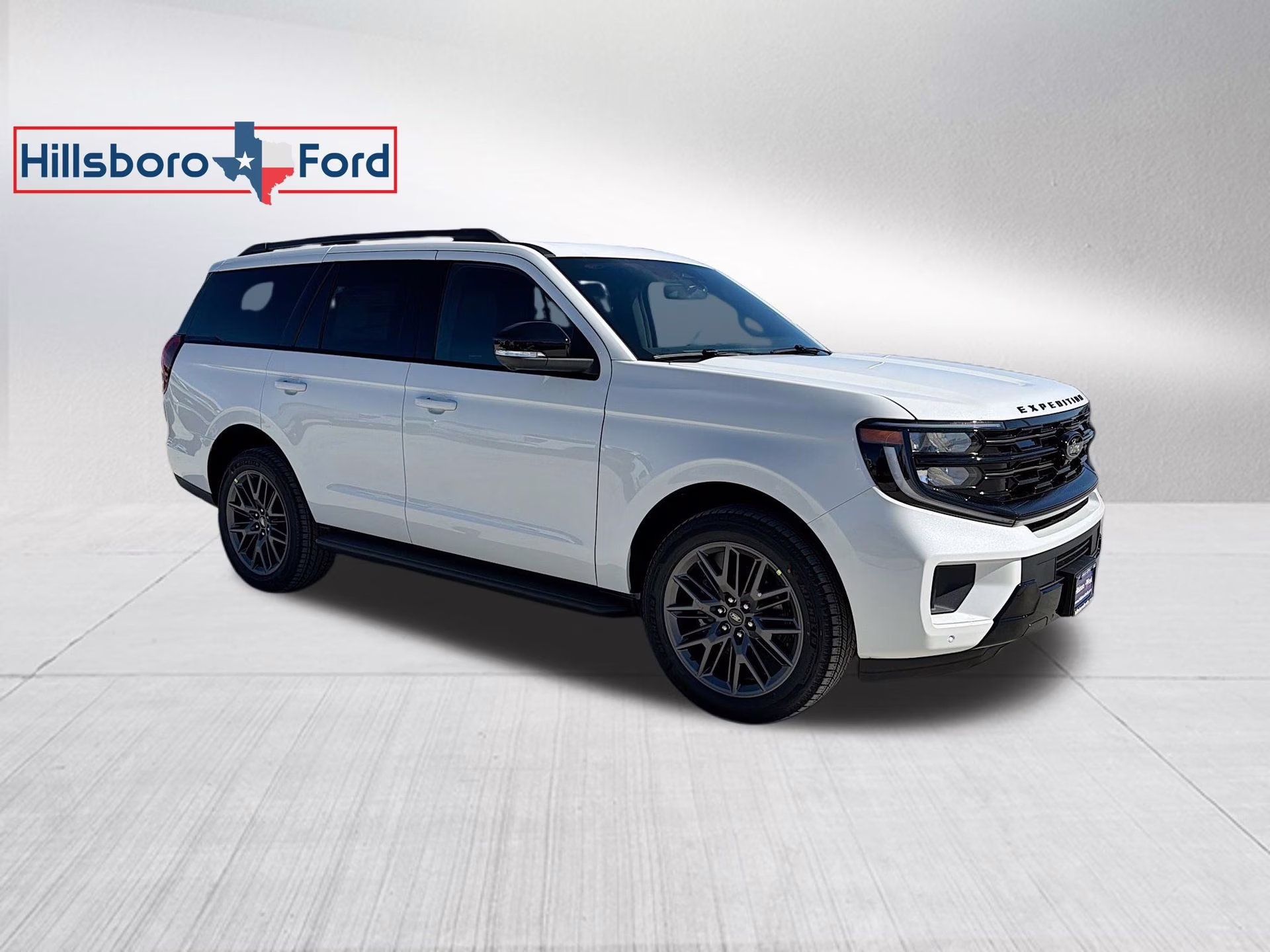 2026 Star White Metallic Tri-Coat Ford Expedition Platinum 4X4 SUV