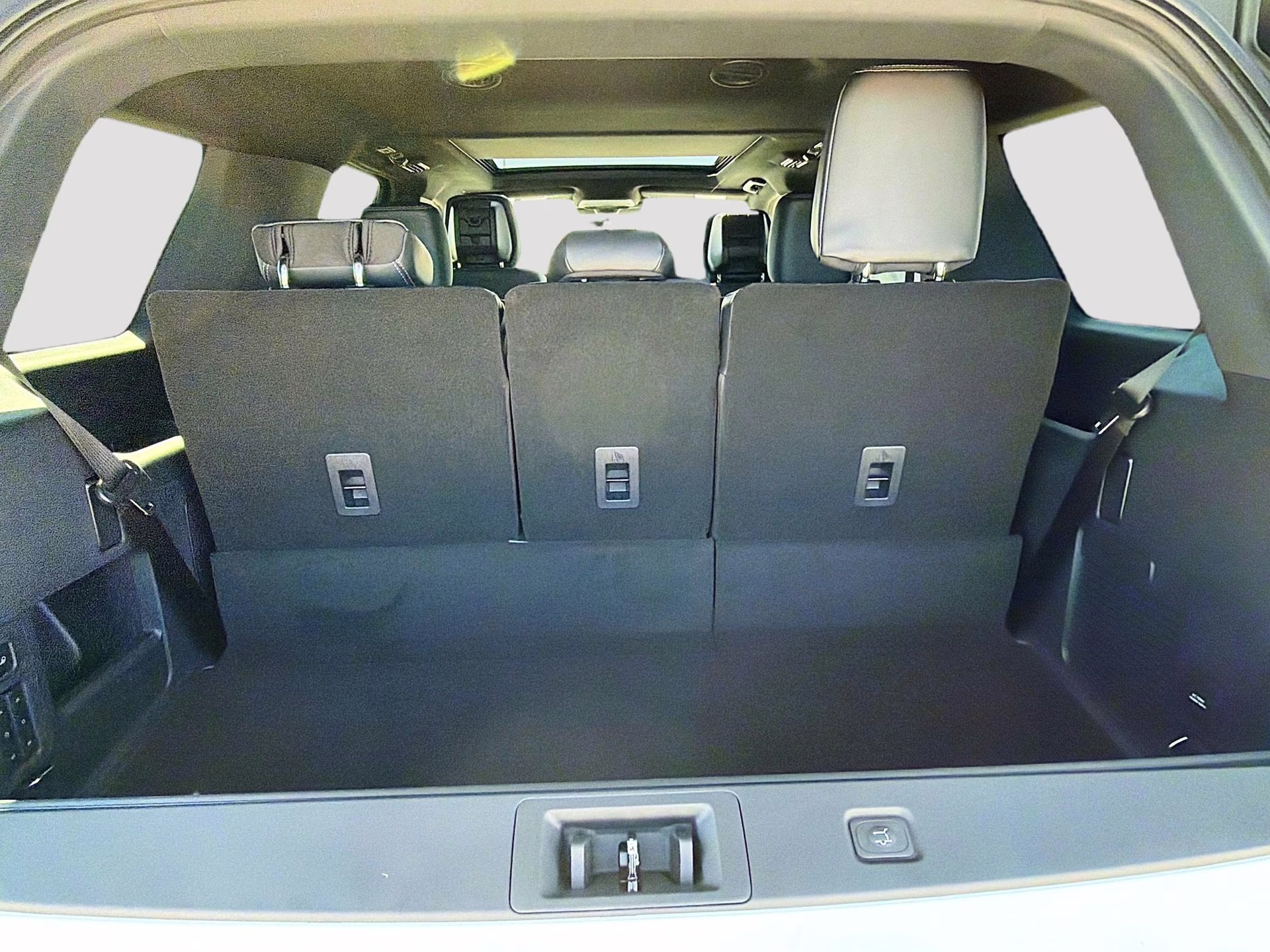 2026 Star White Metallic Tri-Coat Ford Expedition Platinum 4X4 SUV