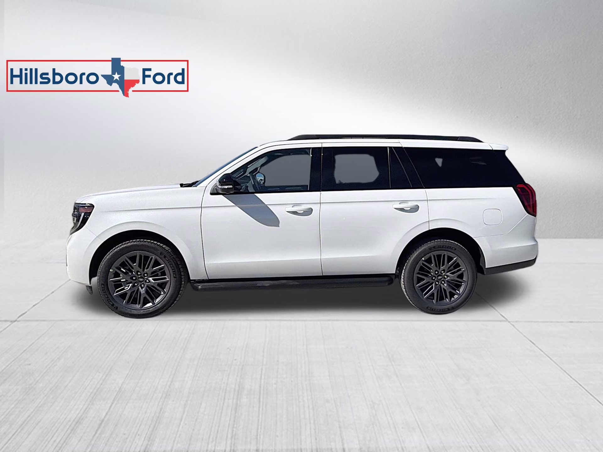 2026 Star White Metallic Tri-Coat Ford Expedition Platinum 4X4 SUV