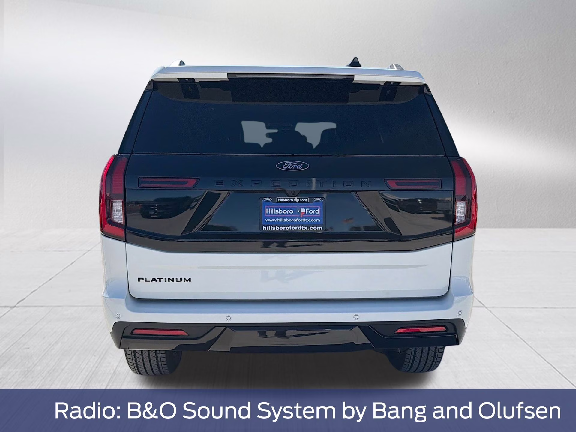 2026 Star White Metallic Tri-Coat Ford Expedition Platinum 4X4 SUV