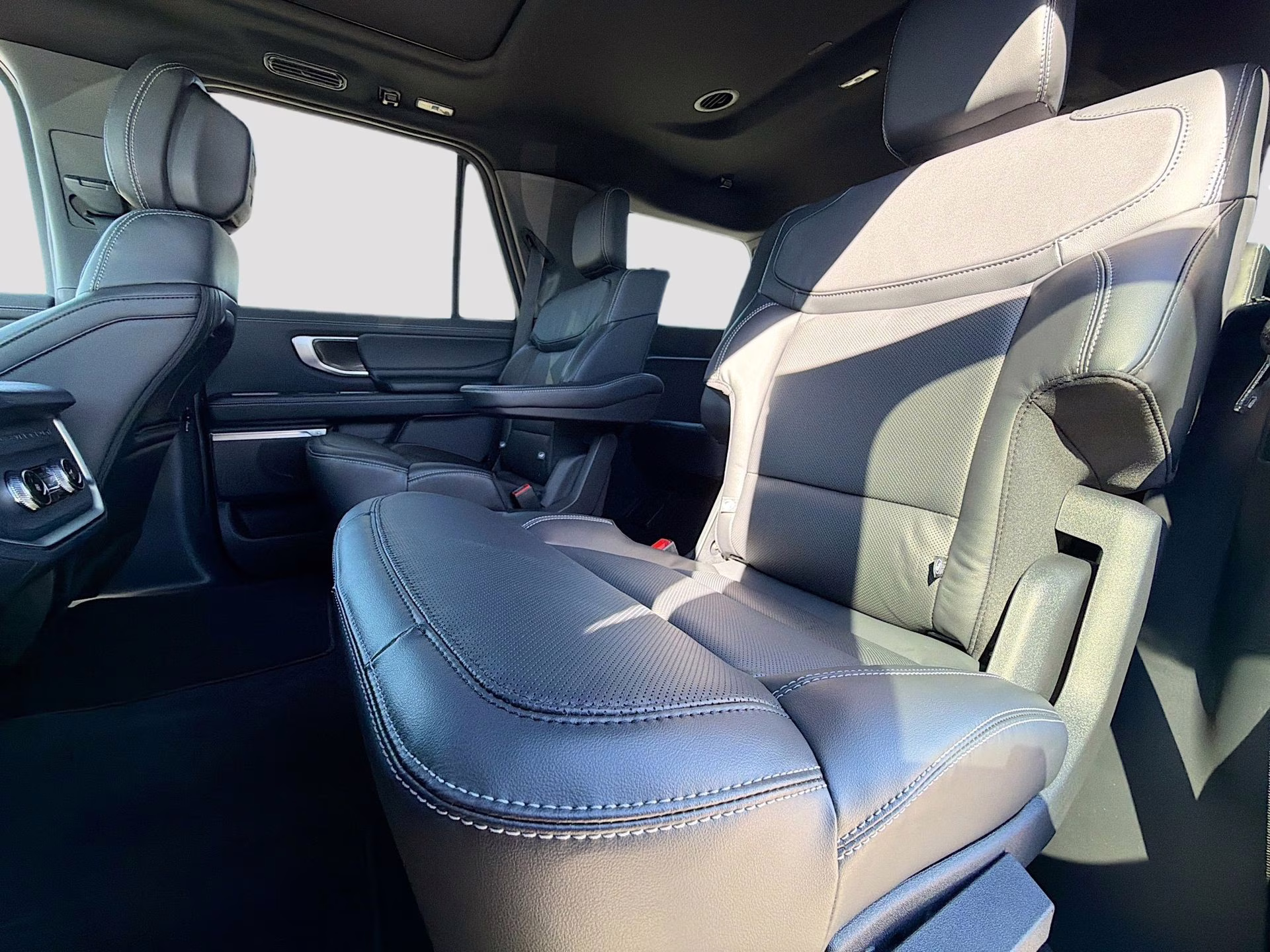 2026 Agate Black Metallic Ford Expedition Platinum 4X4 SUV