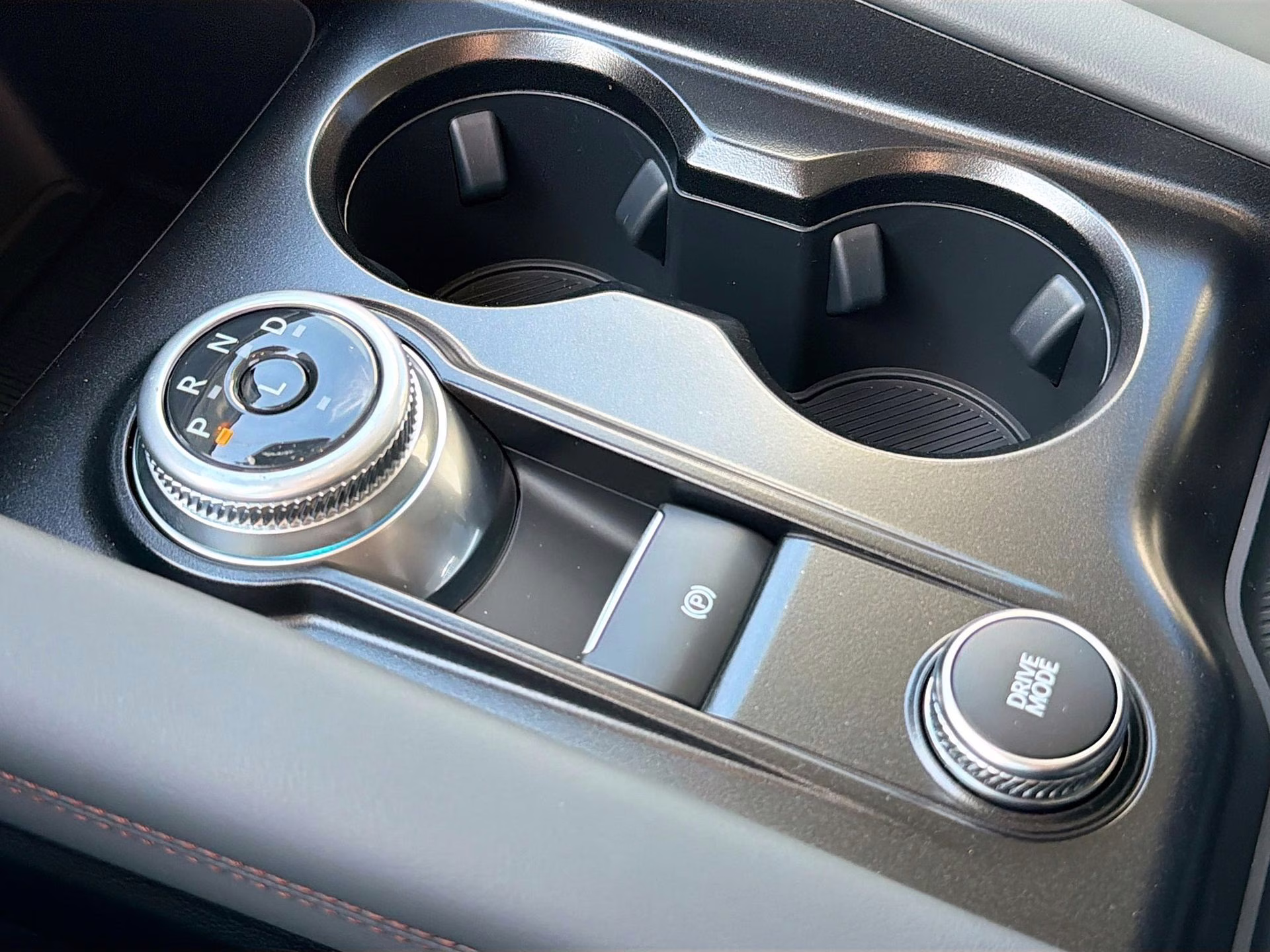 2026 Agate Black Metallic Ford Explorer Active RWD SUV