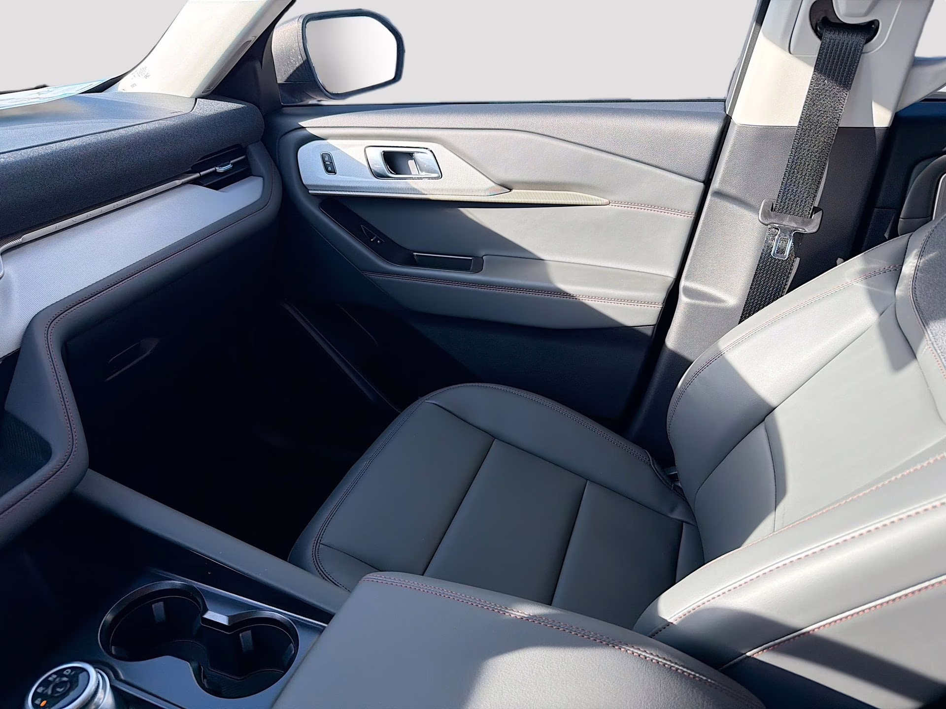 2026 Agate Black Metallic Ford Explorer Active RWD SUV