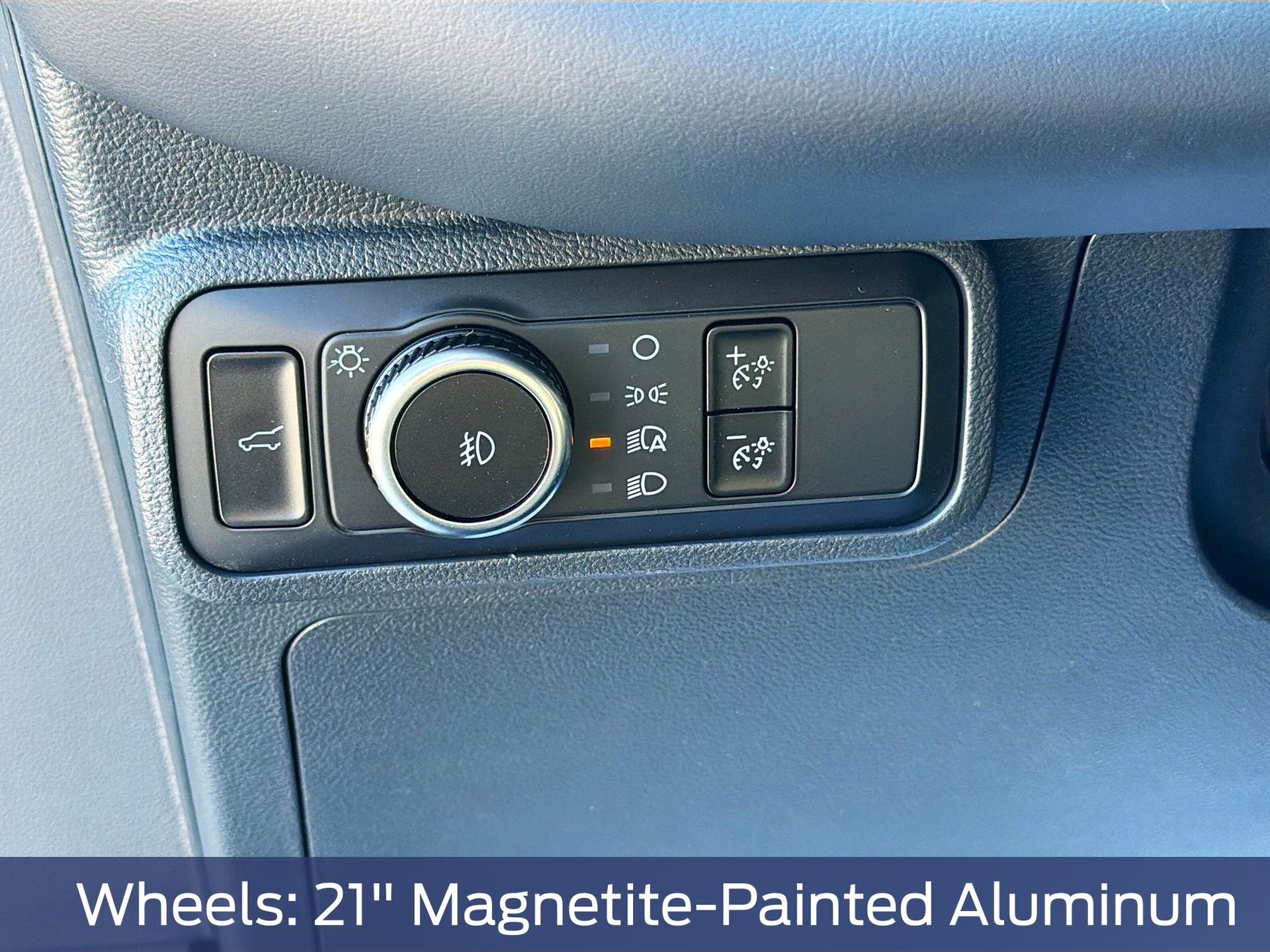 2026 Star White Metallic Tri-Coat Ford Explorer ST 4X4 SUV