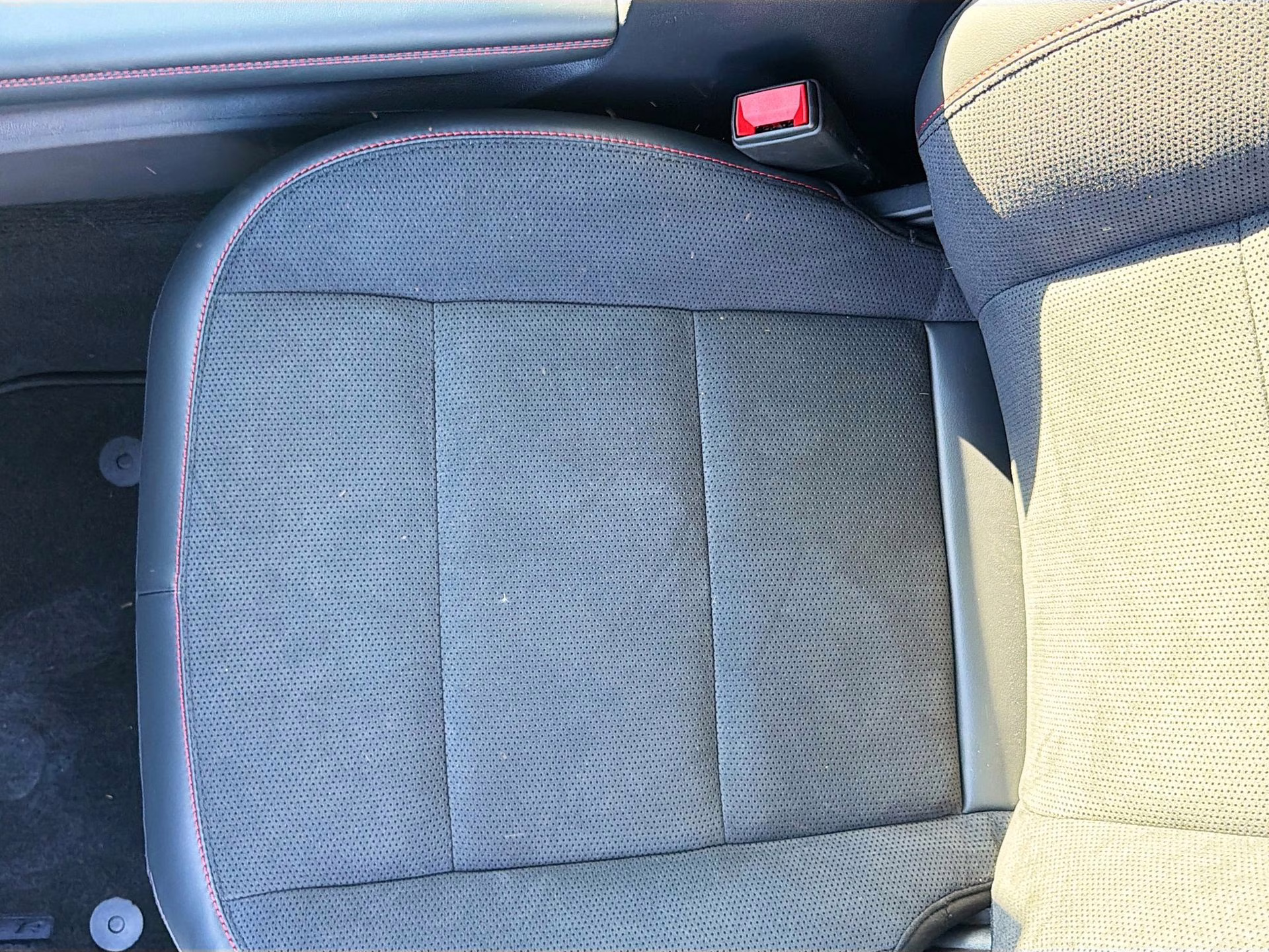 2026 Star White Metallic Tri-Coat Ford Explorer ST 4X4 SUV