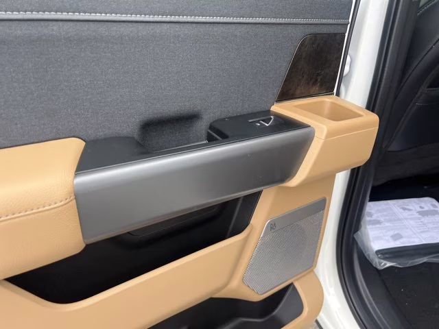 2026 Star White Metallic Tri-Coat Ford Super Duty F-250 SRW Lariat 4X4 Truck