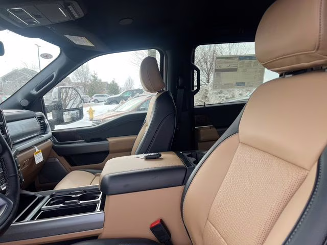 2026 Star White Metallic Tri-Coat Ford Super Duty F-250 SRW Lariat 4X4 Truck