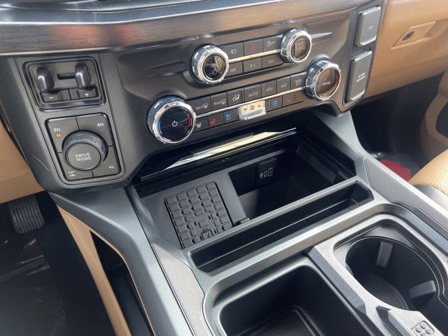 2026 Star White Metallic Tri-Coat Ford Super Duty F-250 SRW Lariat 4X4 Truck