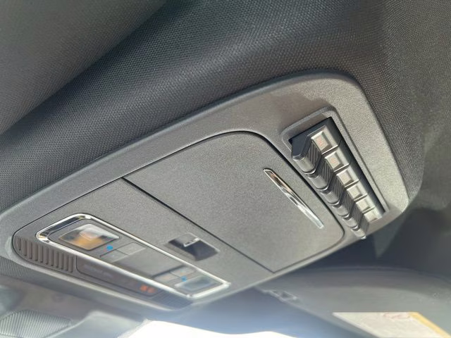 2026 Star White Metallic Tri-Coat Ford Super Duty F-250 SRW Lariat 4X4 Truck