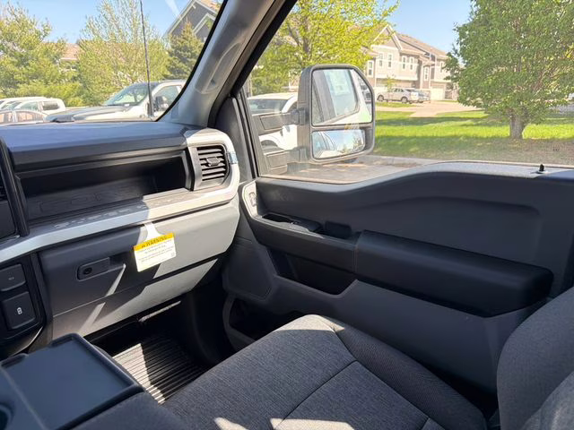 2026 Oxford White Ford Super Duty F-350 DRW XL 4X4 Truck