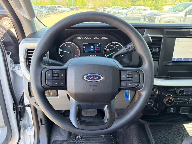 2026 Oxford White Ford Super Duty F-350 DRW XL 4X4 Truck