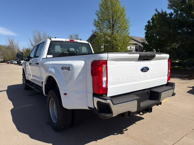 2026 Oxford White Ford Super Duty F-350 DRW XL 4X4 Truck