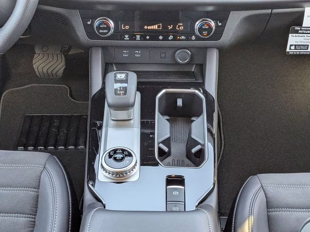 2026 Moonstone Gray Metallic Mitsubishi Outlander SE FWD SUV