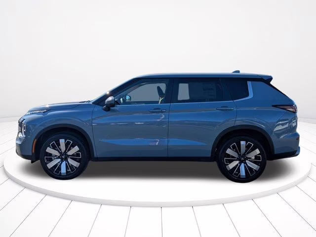 2026 Moonstone Gray Metallic Mitsubishi Outlander SE FWD SUV