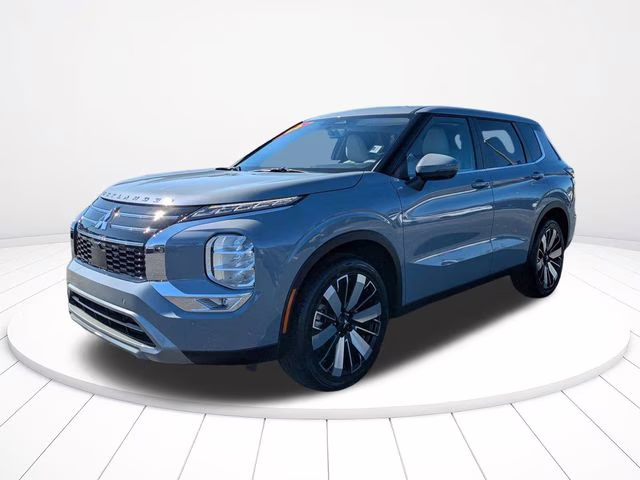 2026 Moonstone Gray Metallic Mitsubishi Outlander SE FWD SUV